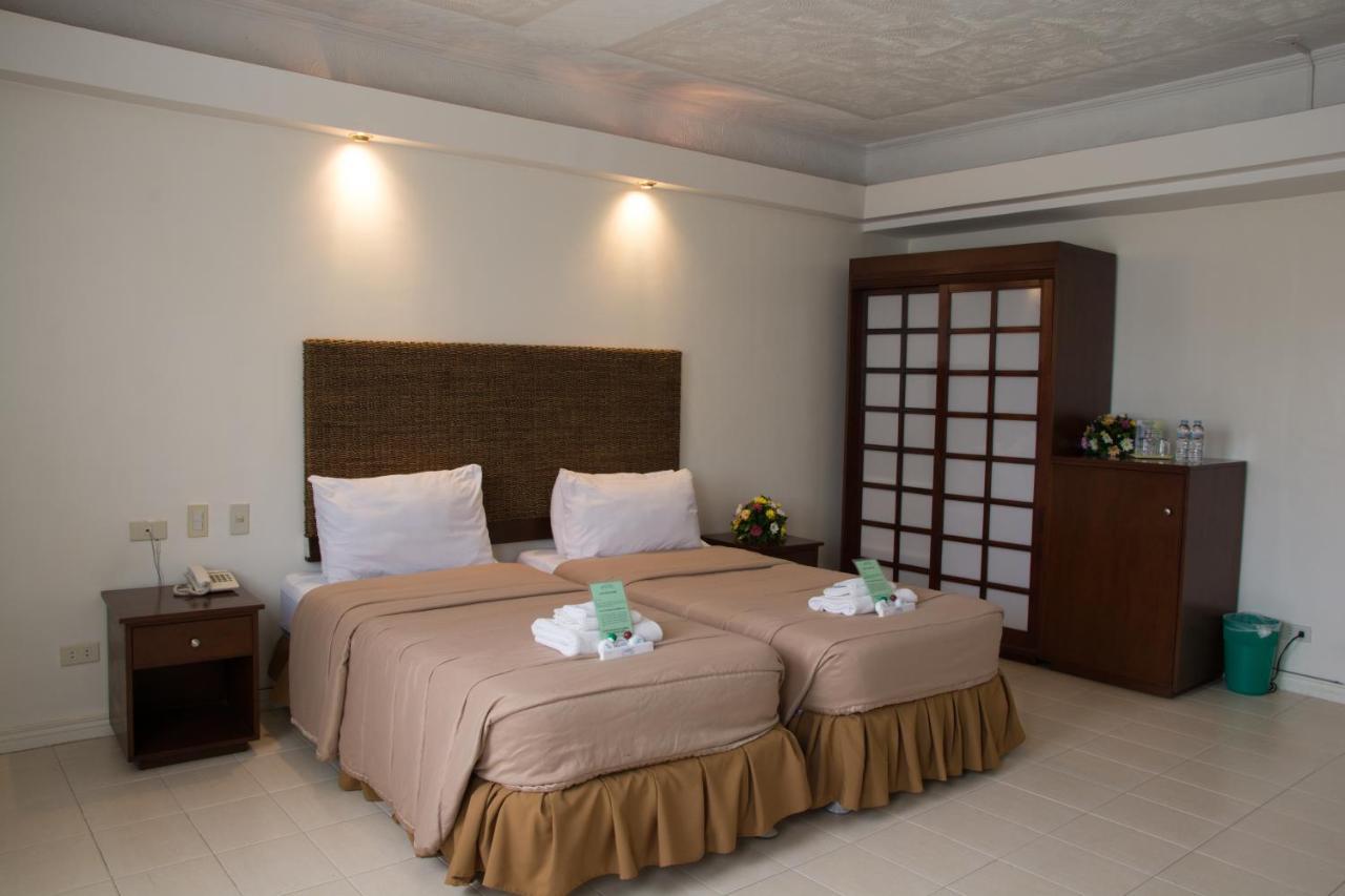 Wild Orchid Beach Resort Olongapo Exterior photo