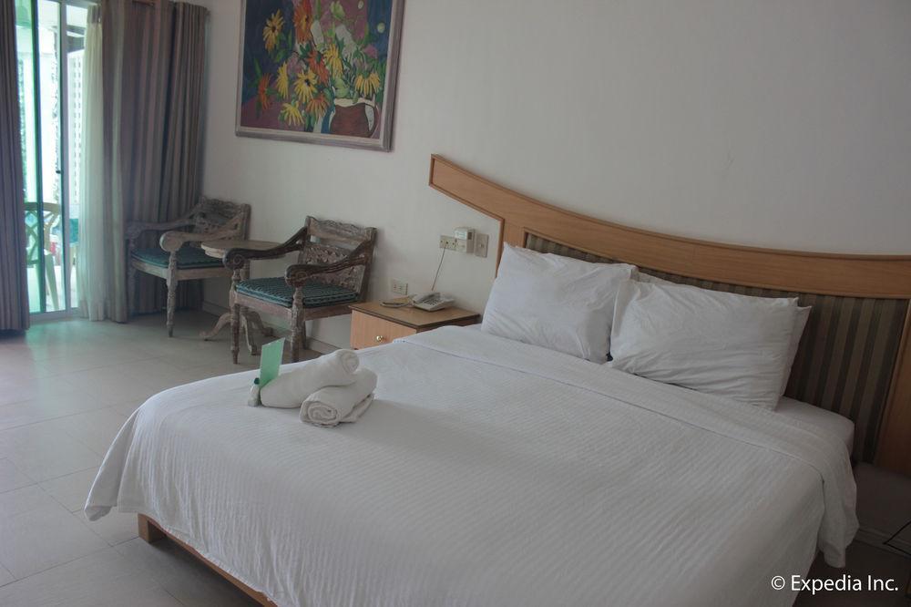 Wild Orchid Beach Resort Olongapo Exterior photo