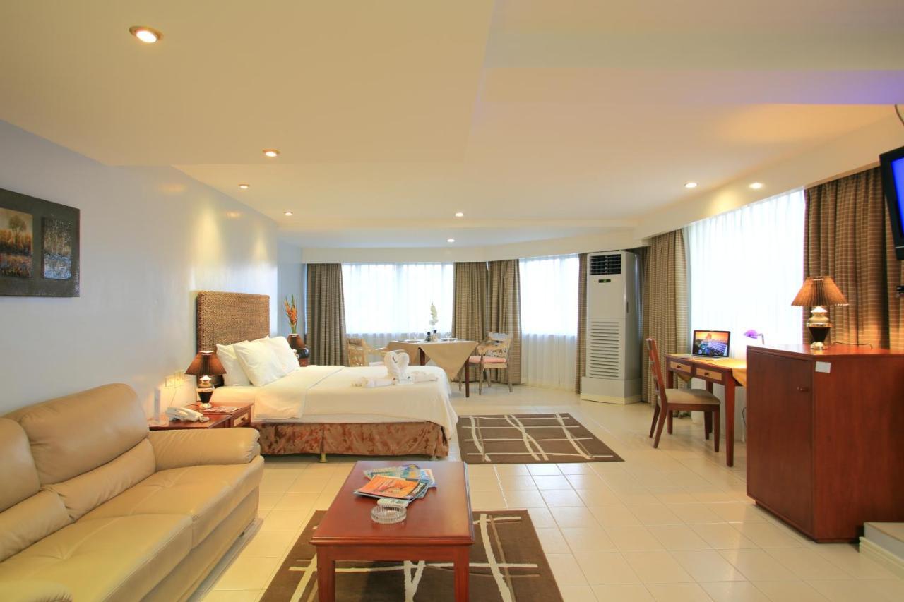 Wild Orchid Beach Resort Olongapo Exterior photo